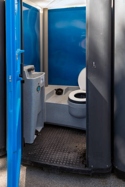 Best Portable bathroom rental  in Olivet, MI